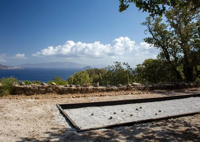 My Old Stone House In A 2 000 Sqm Private Garden With Fab Glamping Tent فيلة *