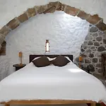 Villa My Old Stone House In A 2 000 Sqm Private Garden With Fab Glamping Tent Mandrákion