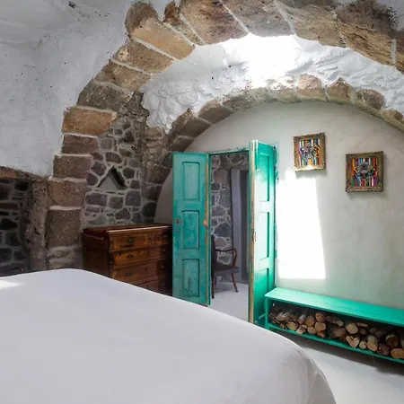 My Old Stone House In A 2 000 Sqm Private Garden With Fab Glamping Tent וילה