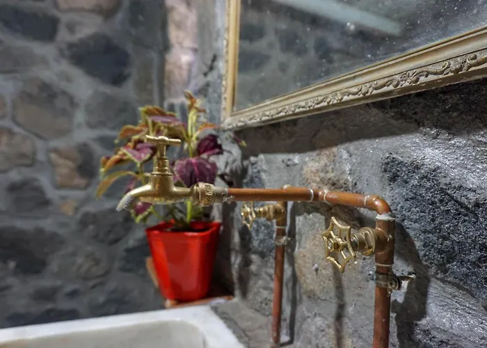 וילה My Old Stone House In A 2 000 Sqm Private Garden With Fab Glamping Tent *